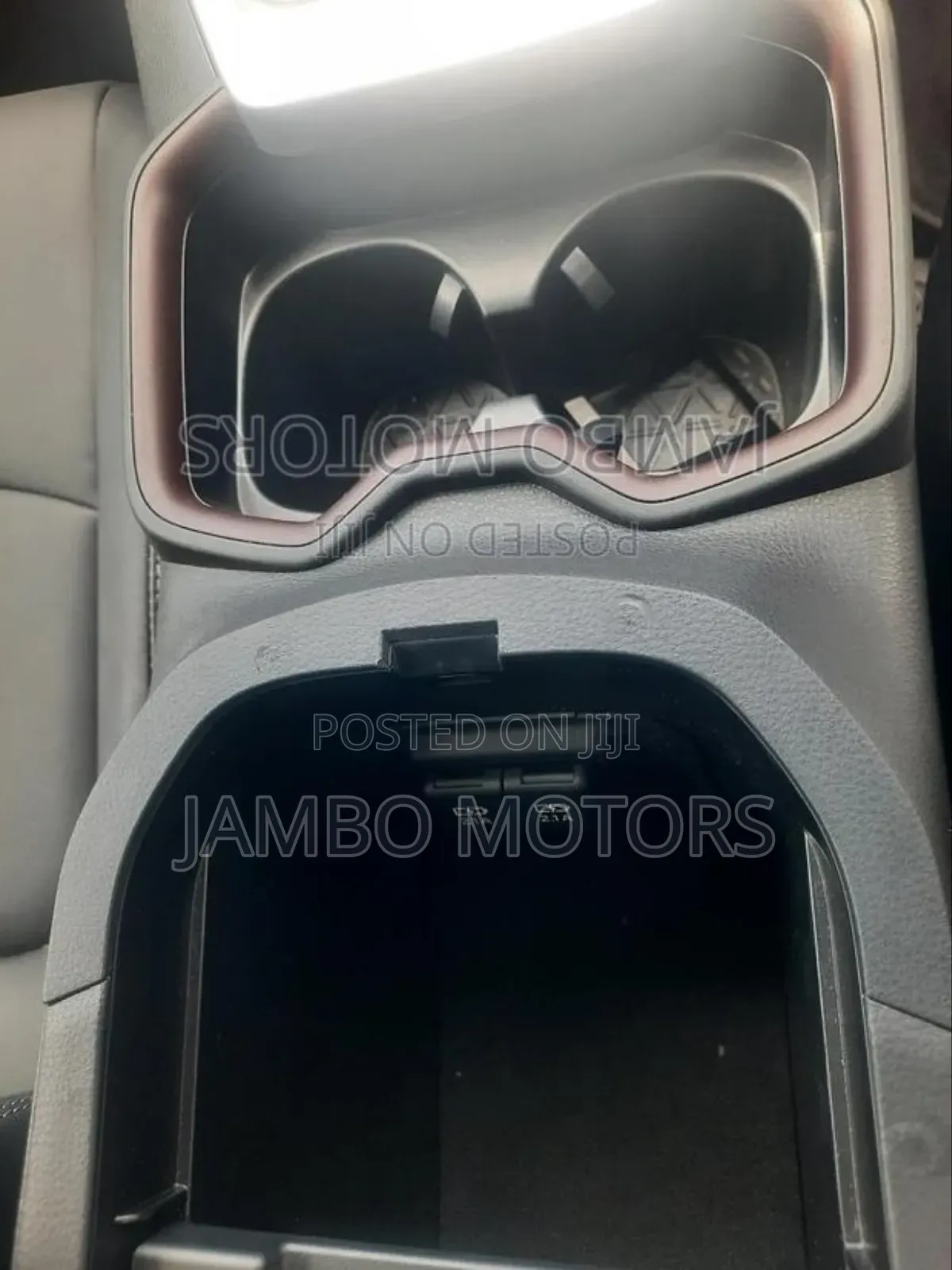 Toyota RAV4 LE AWD 2019 Silver