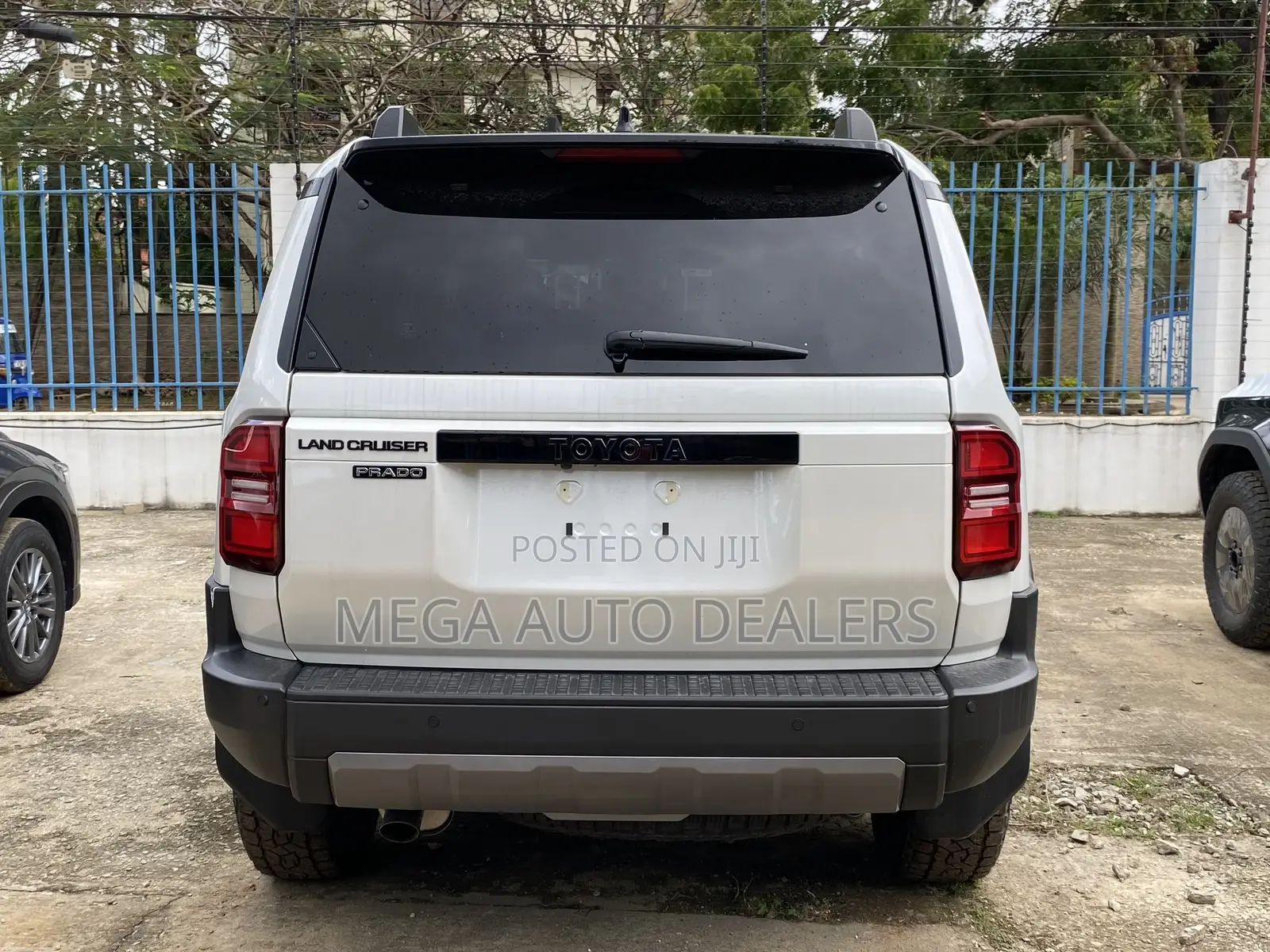 Toyota Land Cruiser Prado 2024 White