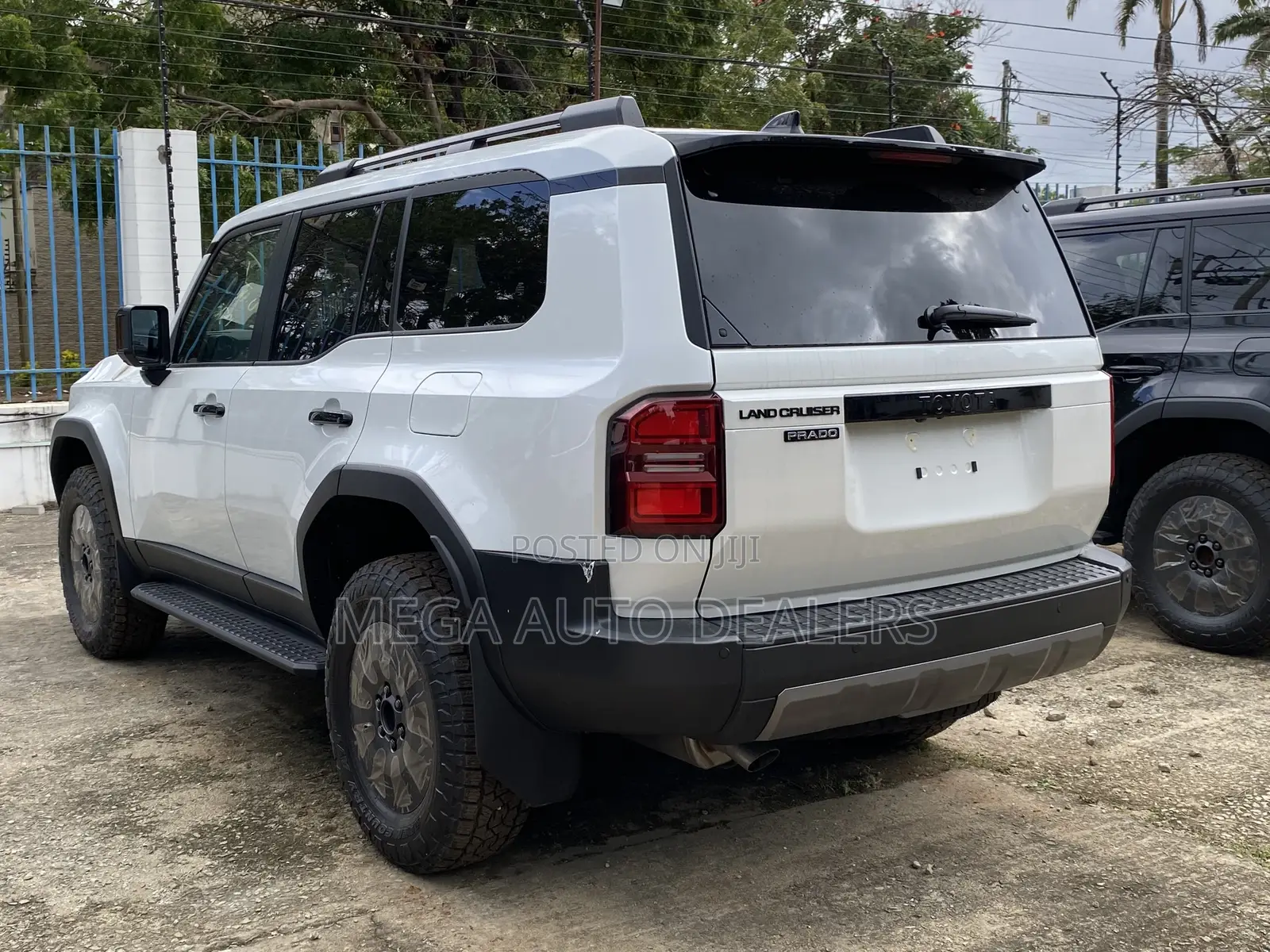 Toyota Land Cruiser Prado 2024 White