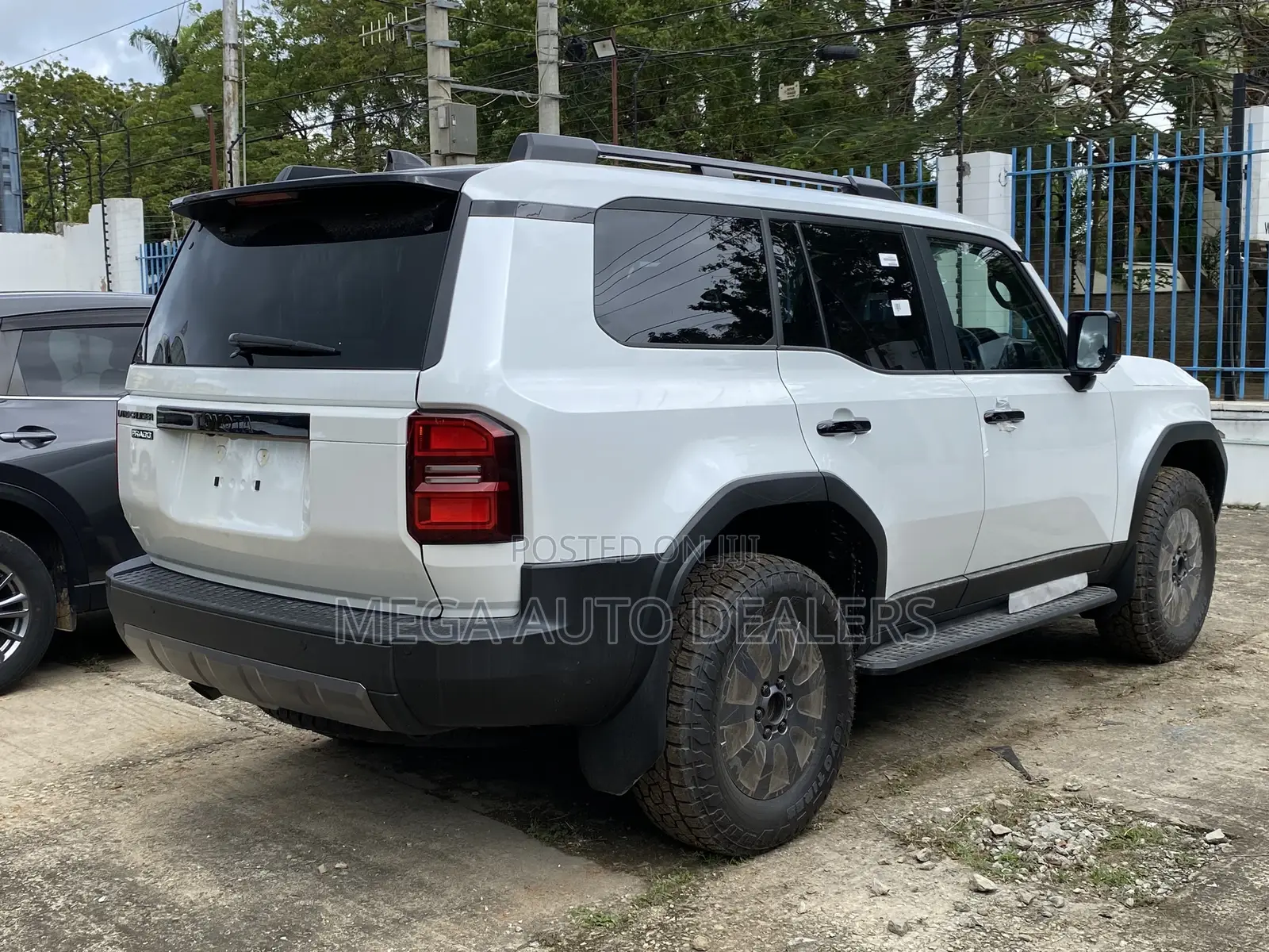 Toyota Land Cruiser Prado 2024 White
