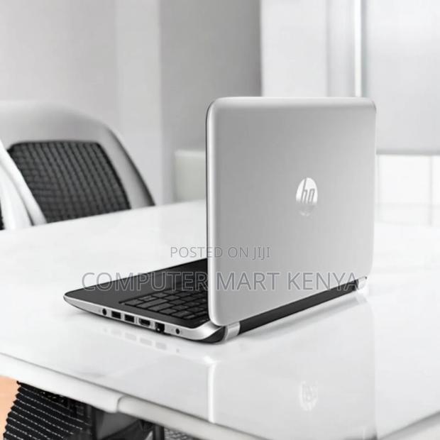 New Laptop HP 4GB Intel Core I3 HDD 320GB