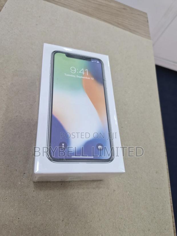 New Apple iPhone X 256 GB Silver - main view