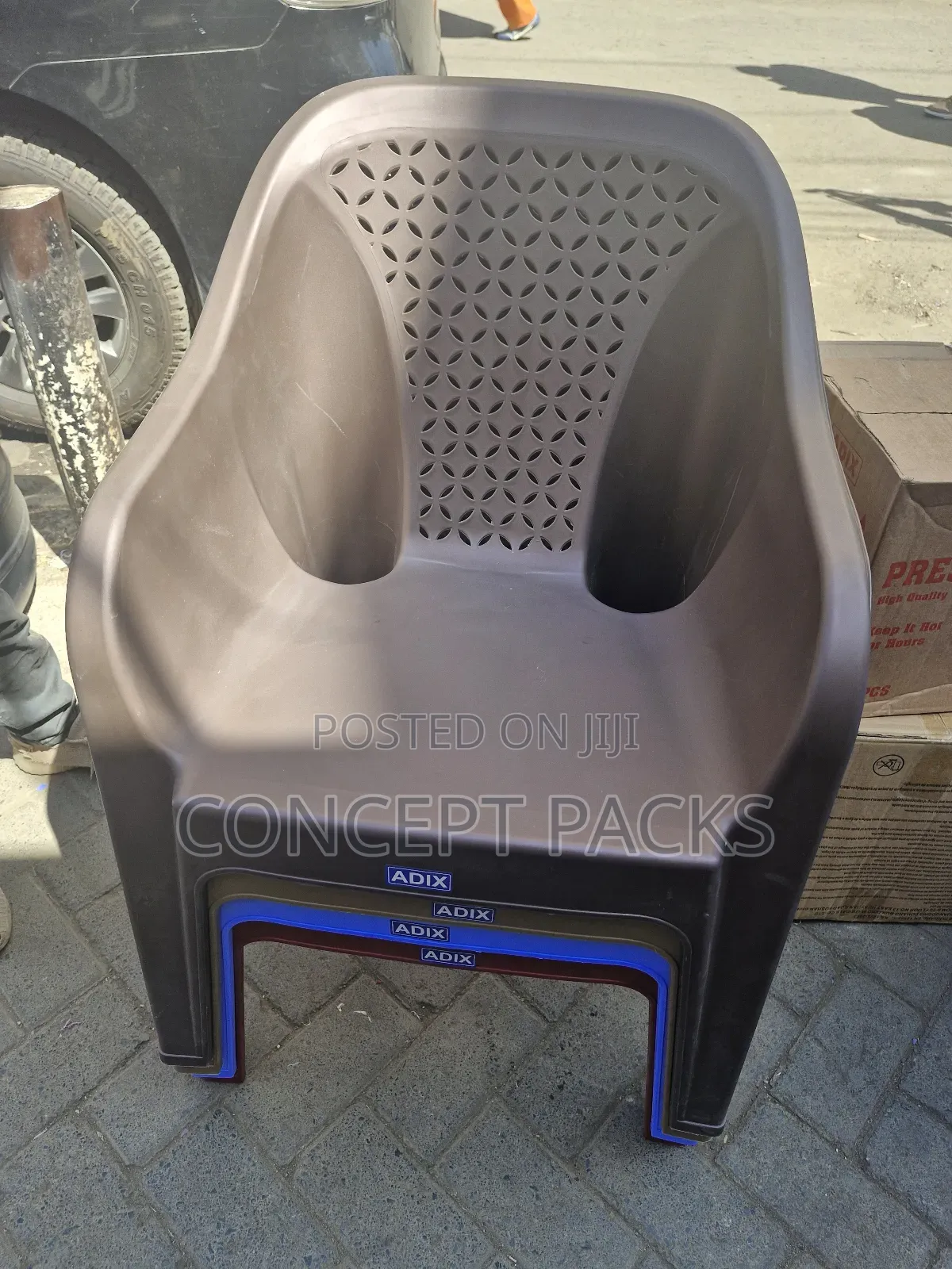 Adix Easy Chair With Arms