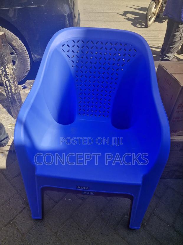 Adix Easy Chair With Arms - thumbnail 2