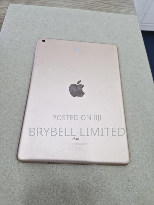 Apple iPad 9.7 32 GB - thumbnail 3