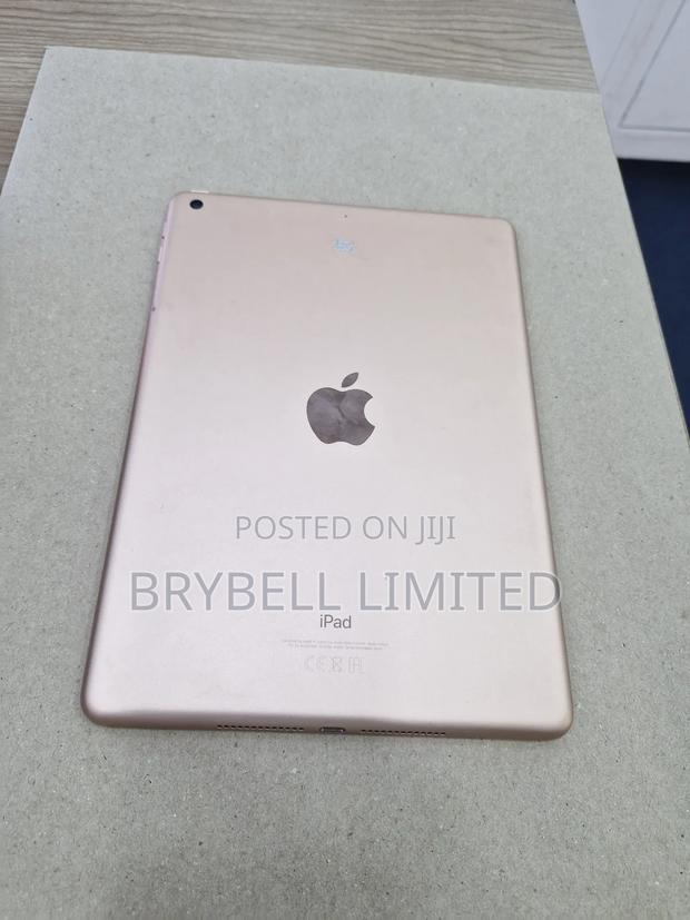 Apple iPad 9.7 32 GB - thumbnail 4
