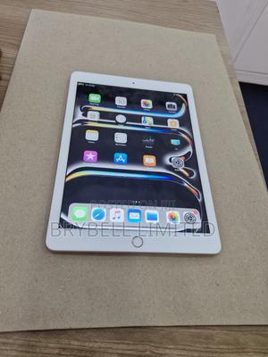 Apple iPad 9.7 32 GB - thumbnail 2