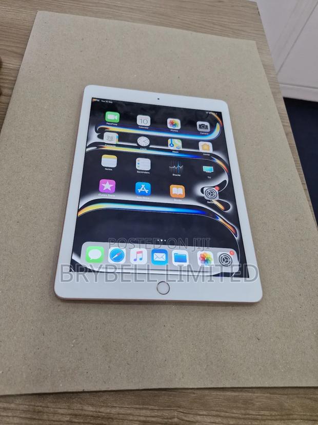Apple iPad 9.7 32 GB - main view