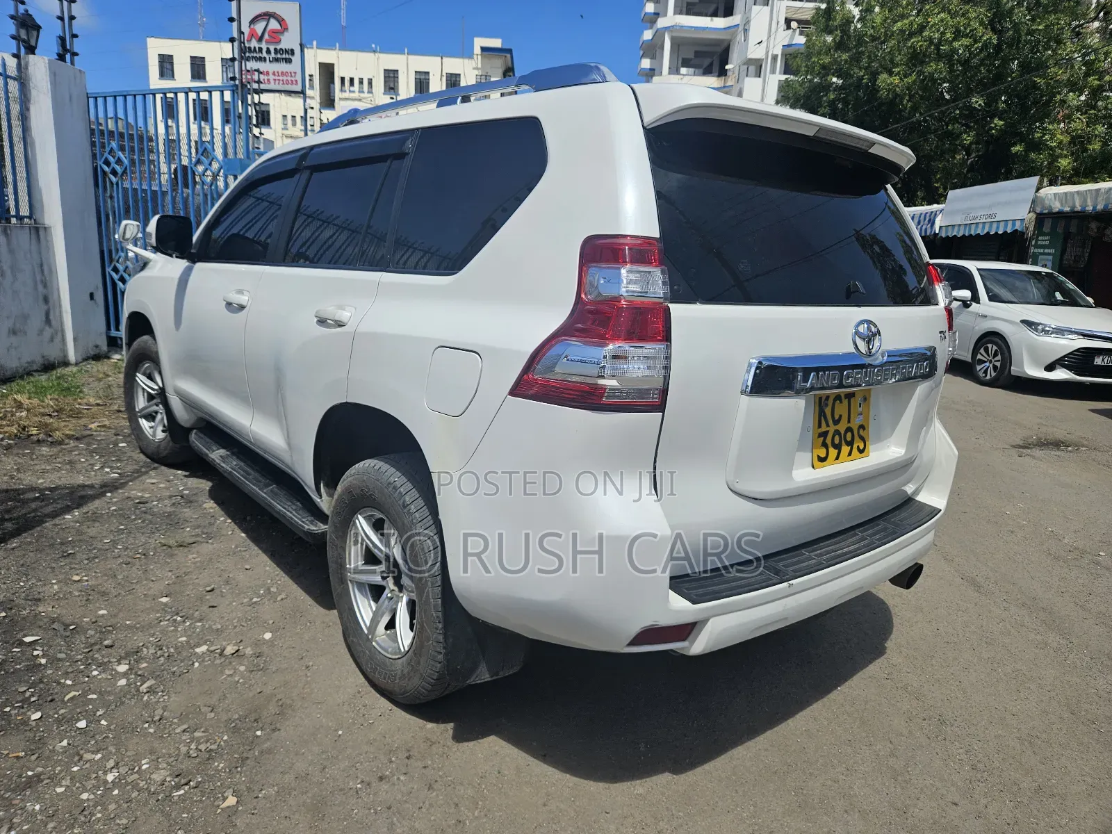 Toyota Land Cruiser Prado 2011 White