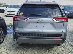 Toyota RAV4 Limited AWD 2019 Silver