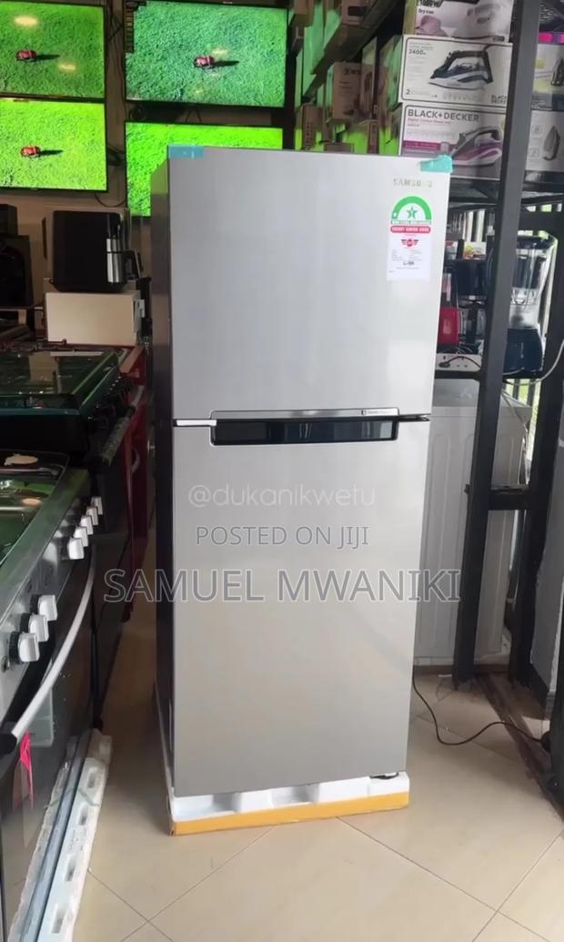 Samsung 260 Liters Refrigerator With Coolwall - Silver