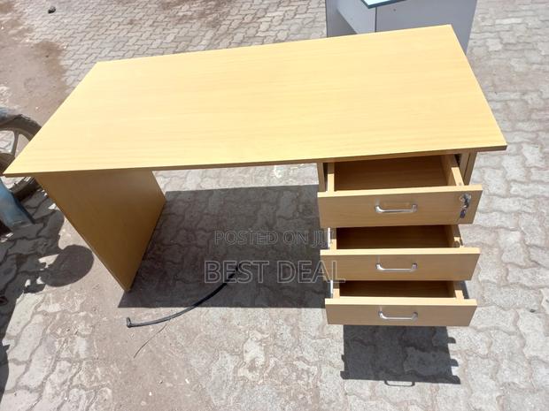 Executive Desk - main view