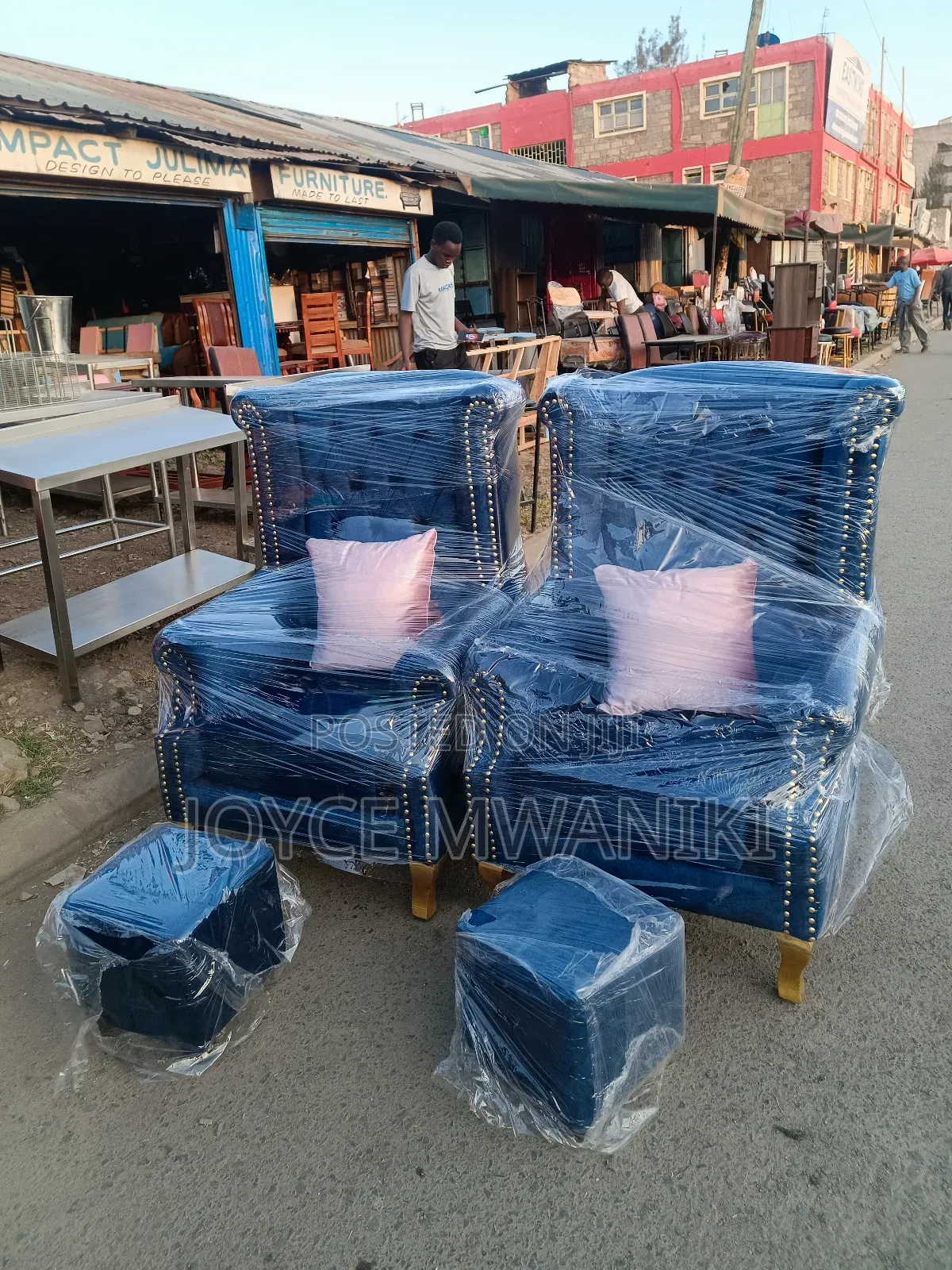 Pedicure Seats 2 Pieces, 2 Pillows and 2 Stools.