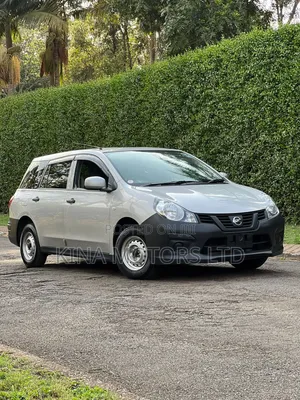 Nissan Advan 2017 Gray