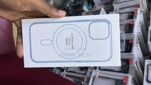 Shockproof Translucent Back Case for iPhone 15 Plus - thumbnail 2