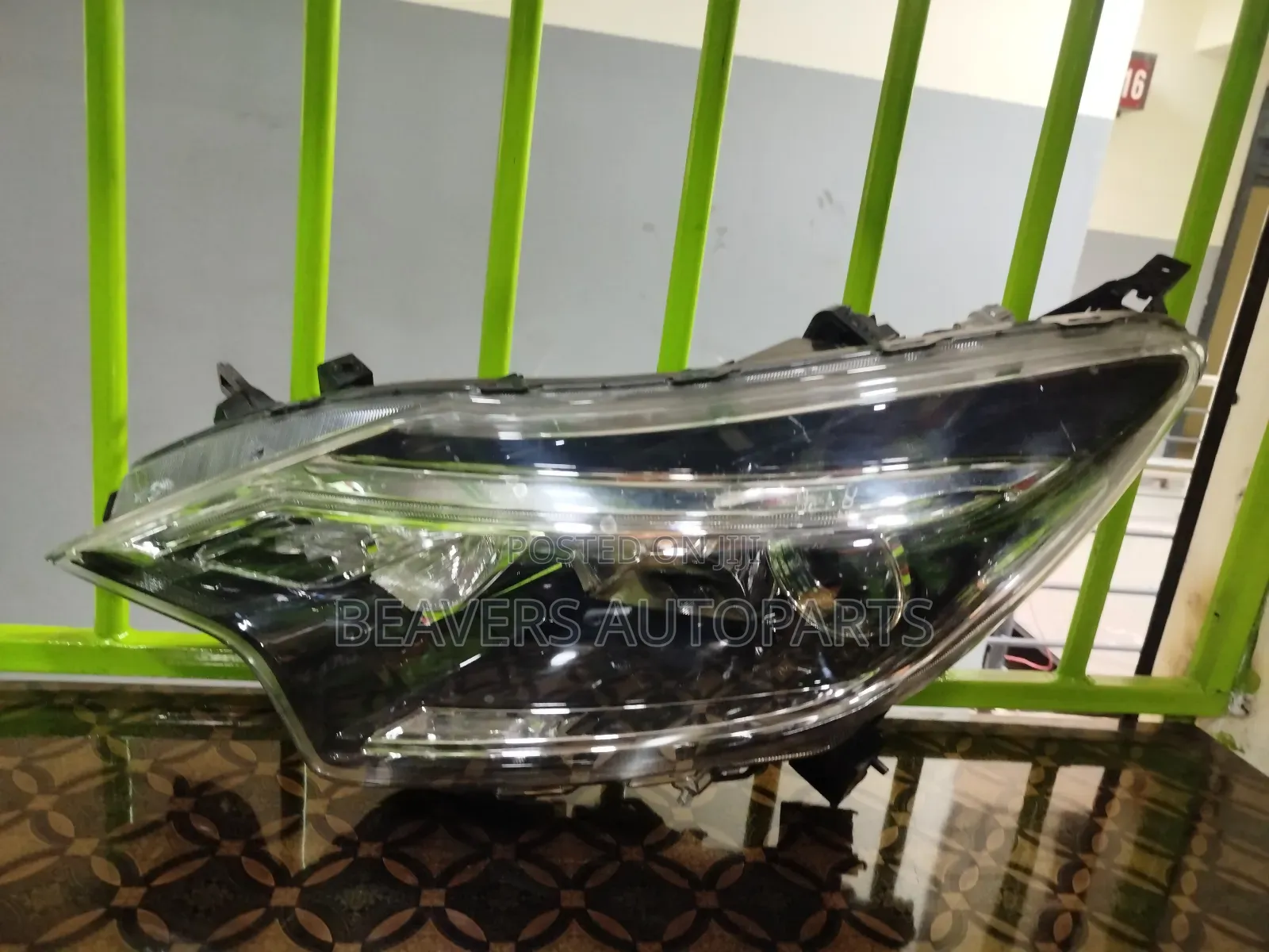 Nissan Note Nismo Epower 2017 Headlight
