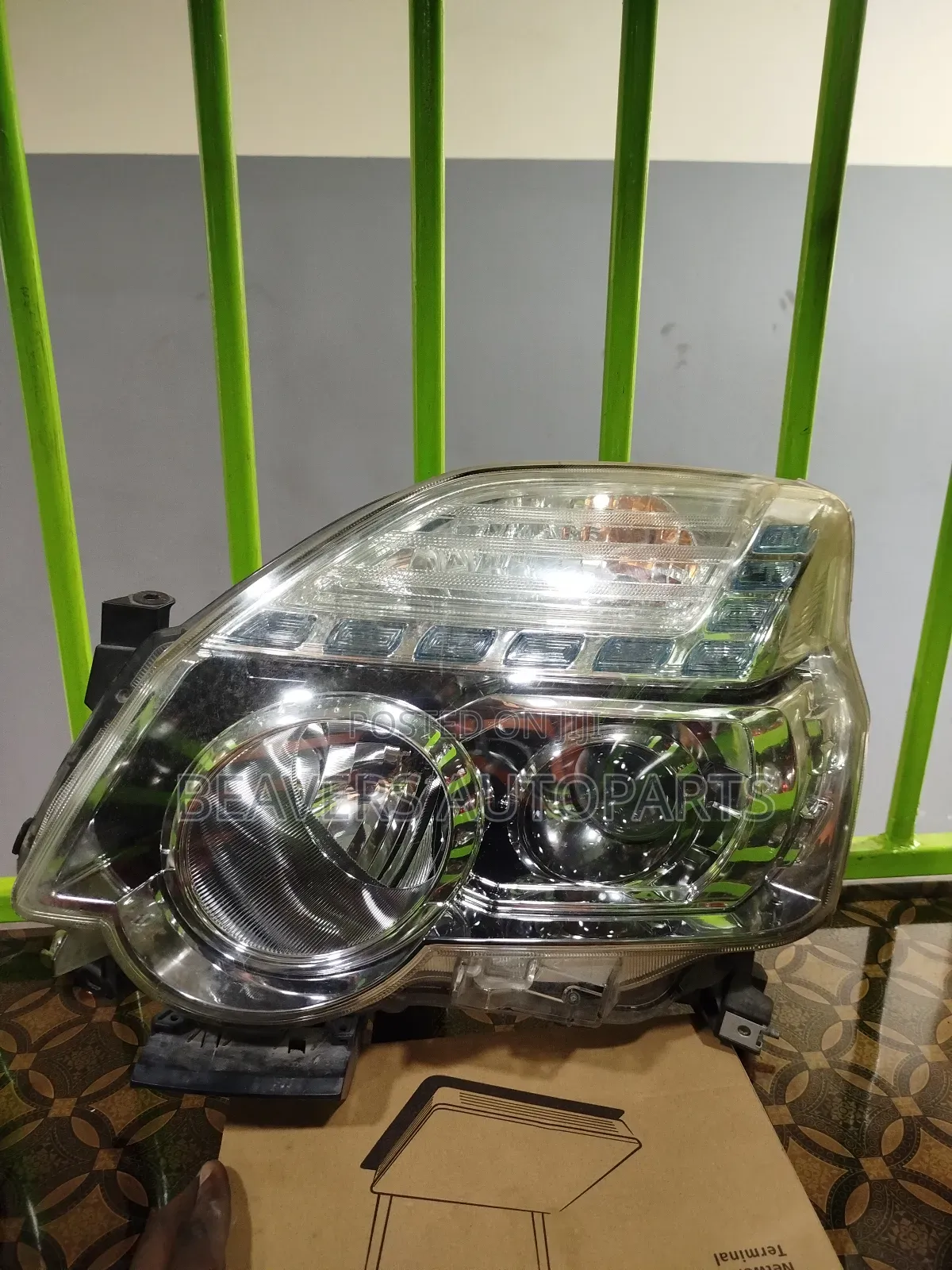 Nissan Xtrail T31 Zenon Headlight