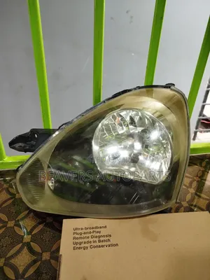 Daihatsu Mira Es Headlight