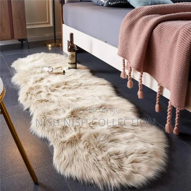 Faux Fur Bedside Mats - thumbnail 5