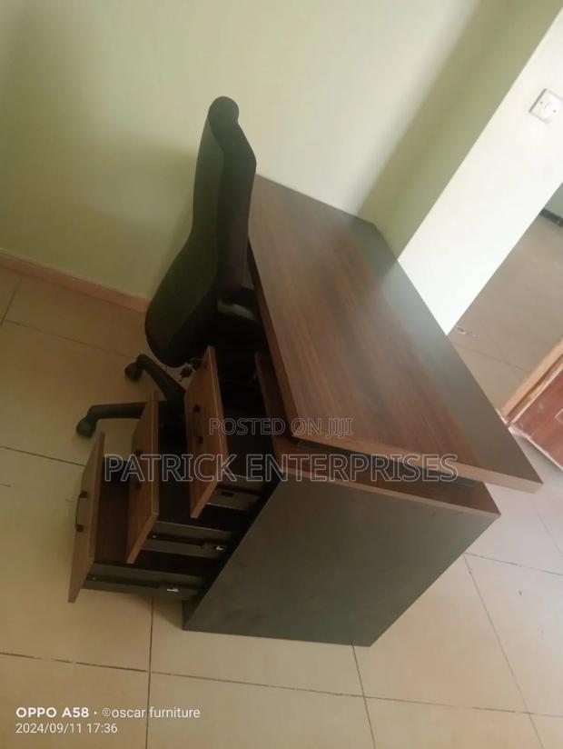 Executive Imported Office Desk 1.4 Mtrs - thumbnail 3