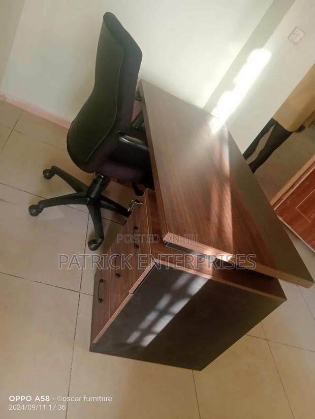 Executive Imported Office Desk 1.4 Mtrs - thumbnail 2