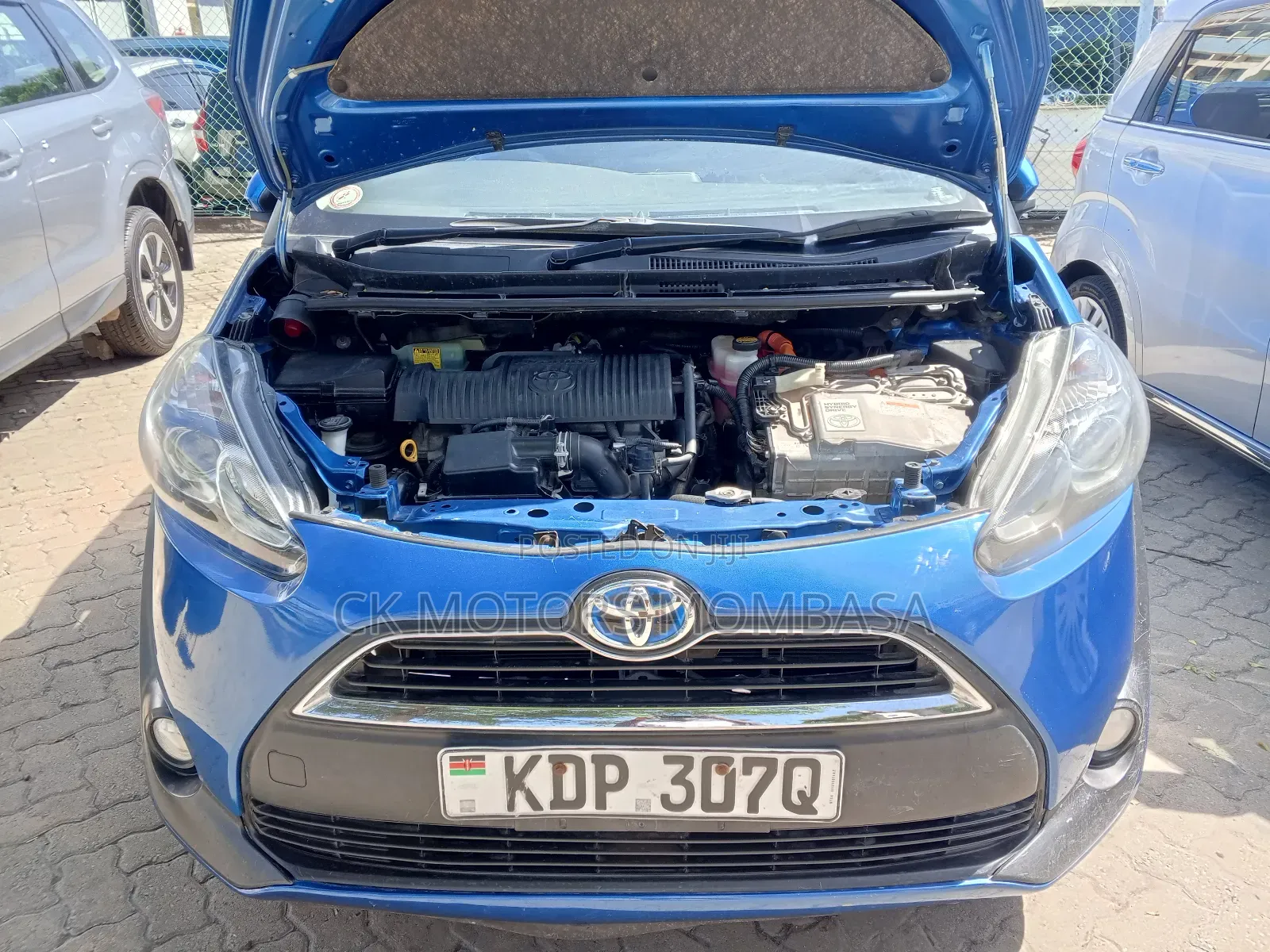 Toyota Sienta 2017 Blue