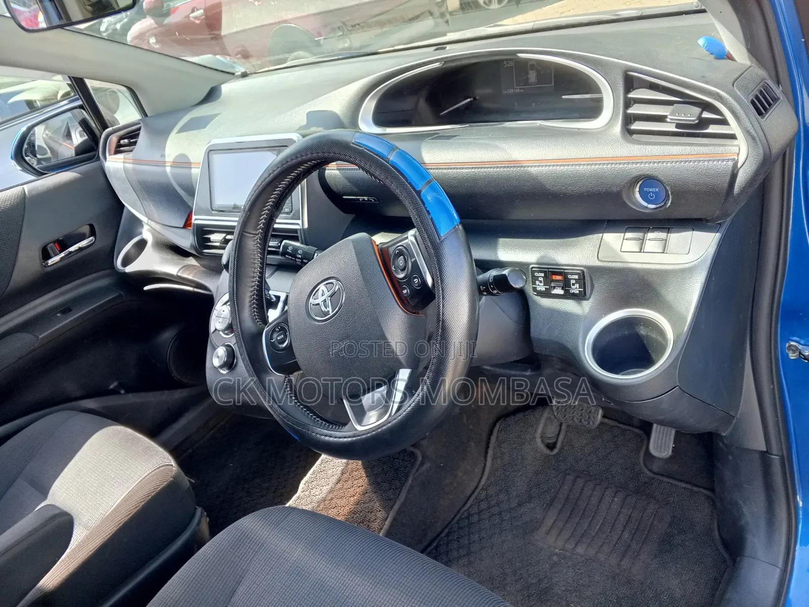 Toyota Sienta 2017 Blue