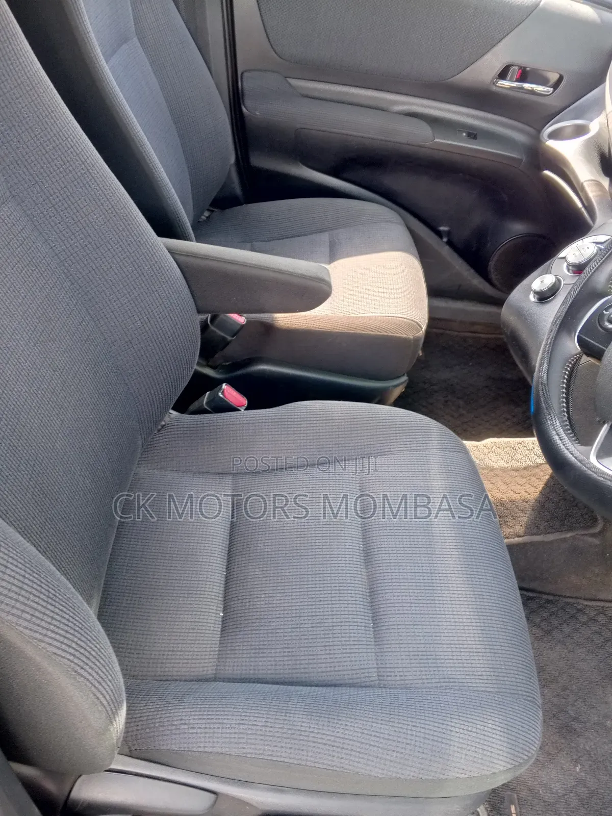 Toyota Sienta 2017 Blue