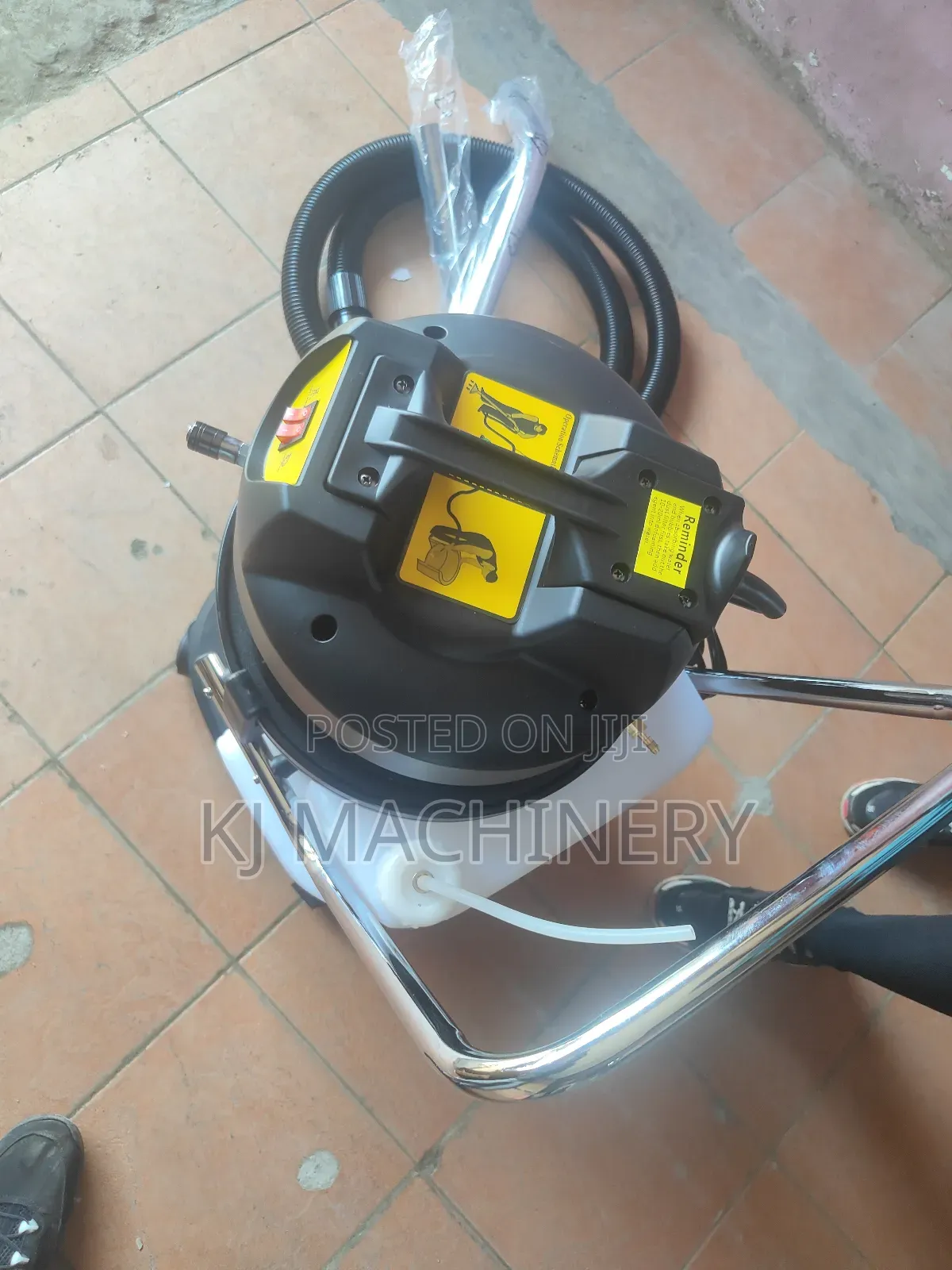 Aico Japan 20l Wet and Dry Carpet Cleaner.