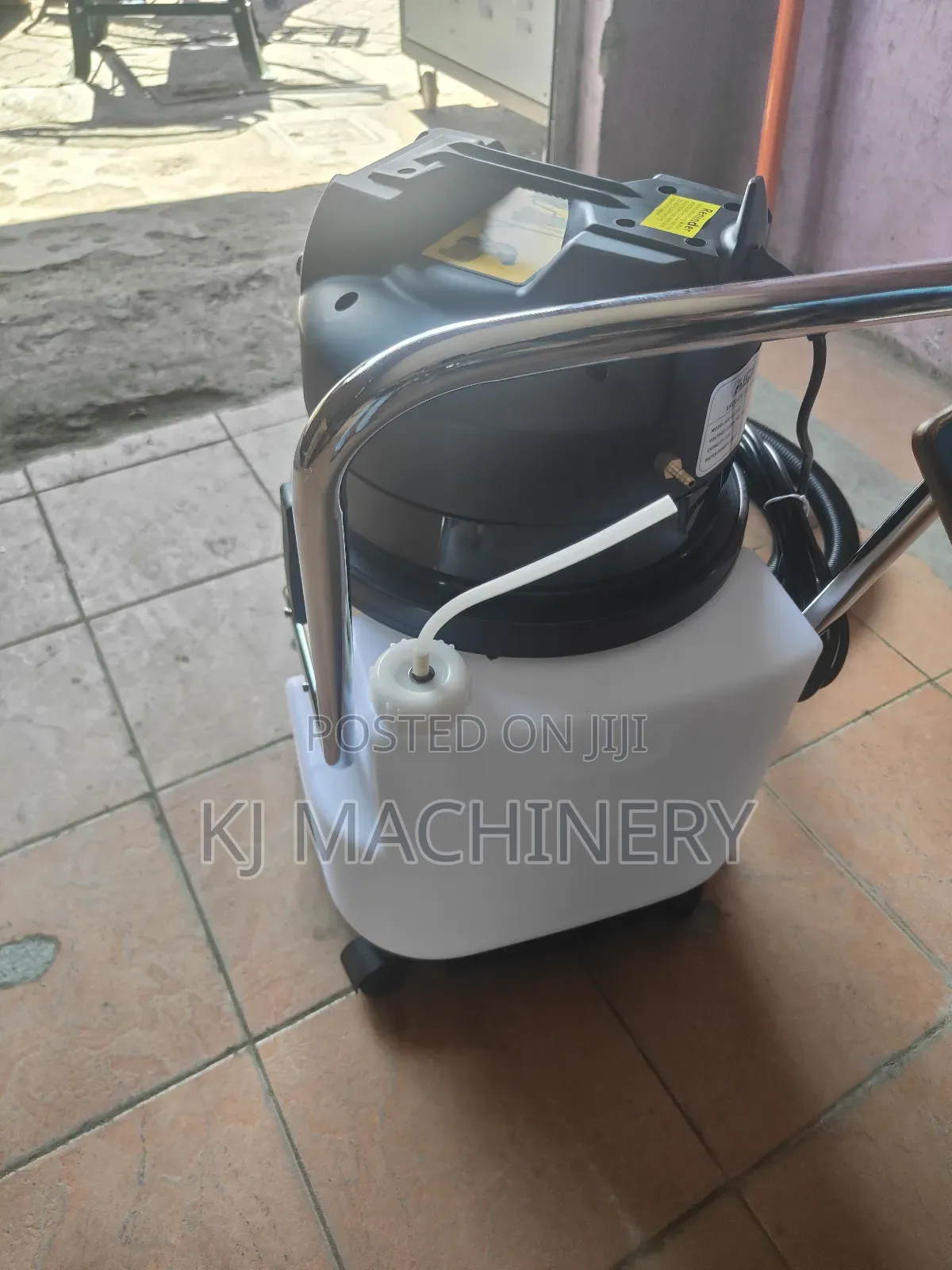 Aico Japan 20l Wet and Dry Carpet Cleaner.