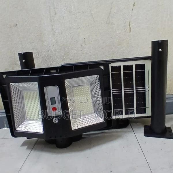 Dusk to Dawn Led Solar Powered Street Lamp at 200 Watts