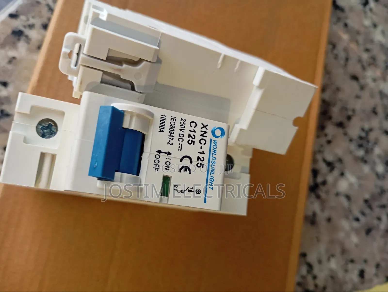 DC Circuit Breaker Single 1000V 125A