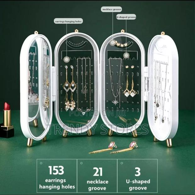 White Vintage Retro Jewelry Rack