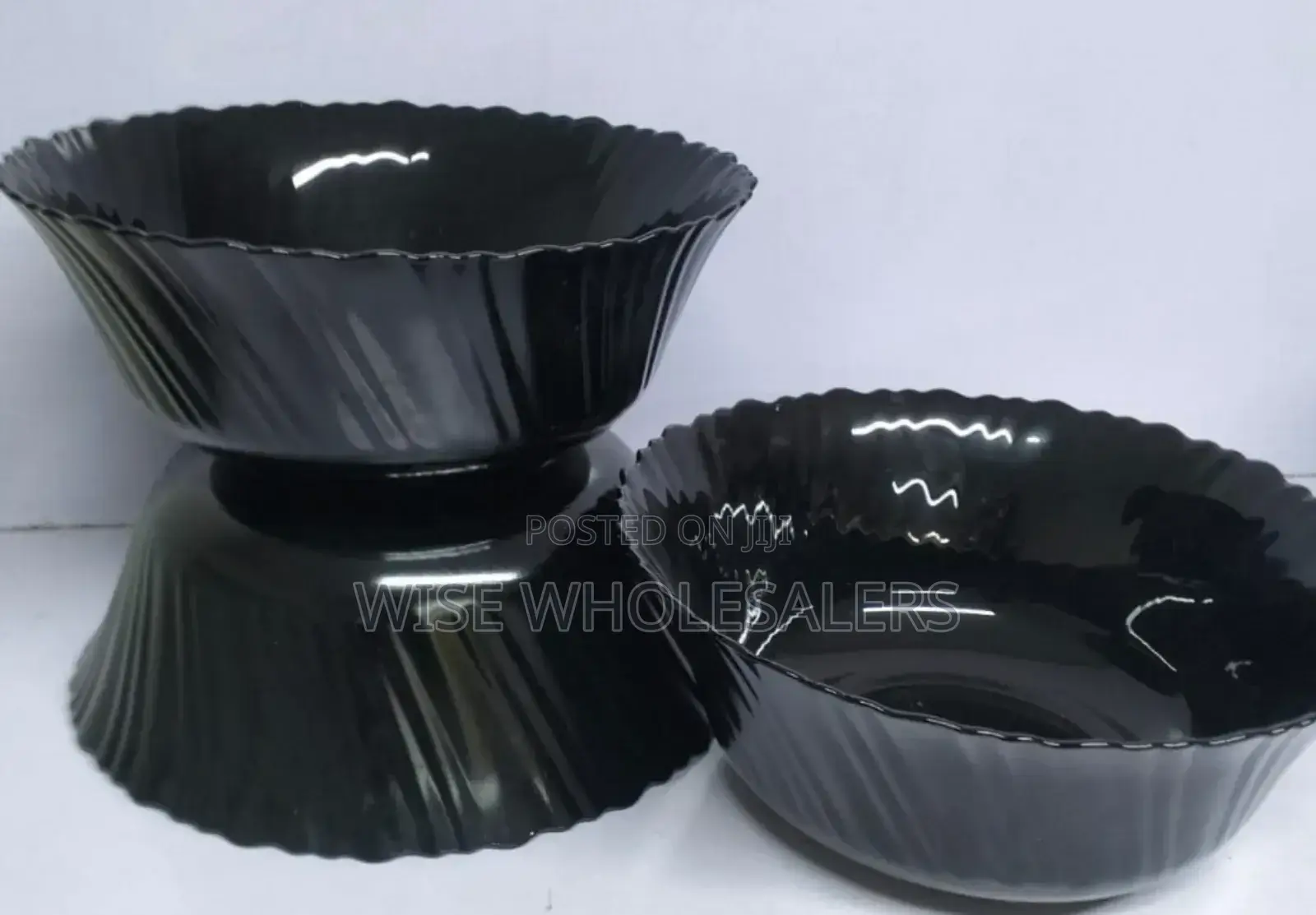 A Set Of 3 Pieces Black Serving Bowl^ °
