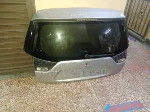 Mistubishi Outlander Boot Tailgate