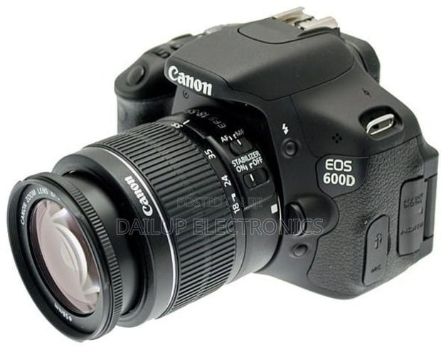 Canon EOS 200D