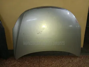 Nissan Sylphy/Bluebird N17 Bonnets