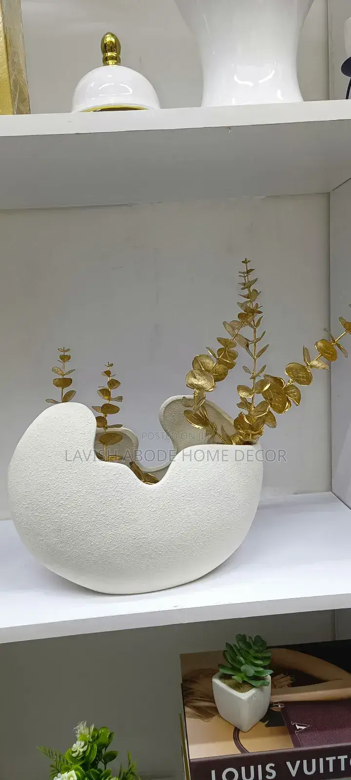 Egg-Shell Like Flower Vase