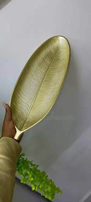 Decorating Leaf Tray for Keys and Candy
