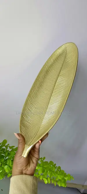 Decorating Leaf Tray for Keys and Candy
