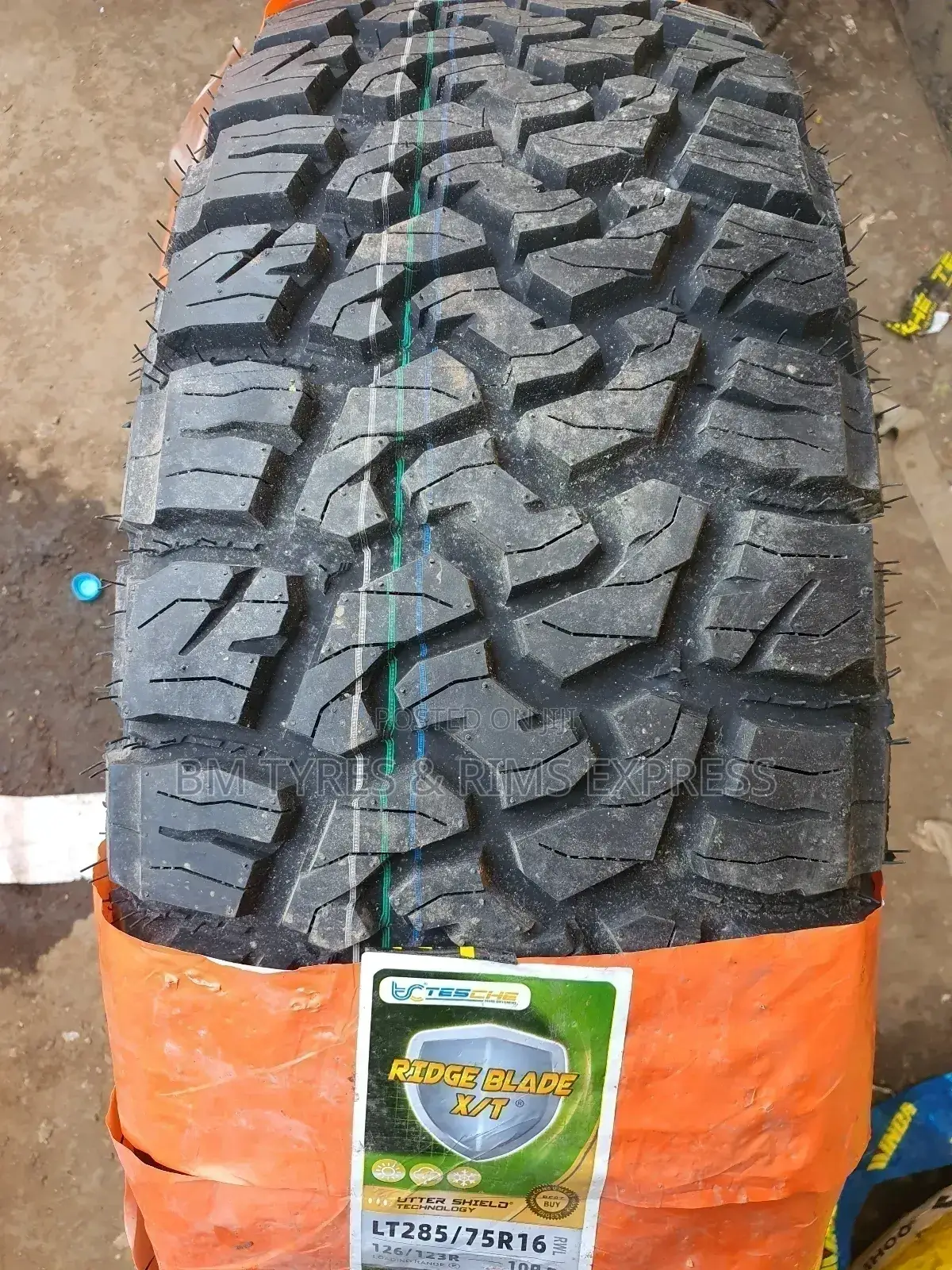 285 /75 R16 Tesche At.