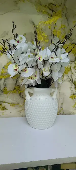 Whte Flowers With Vase