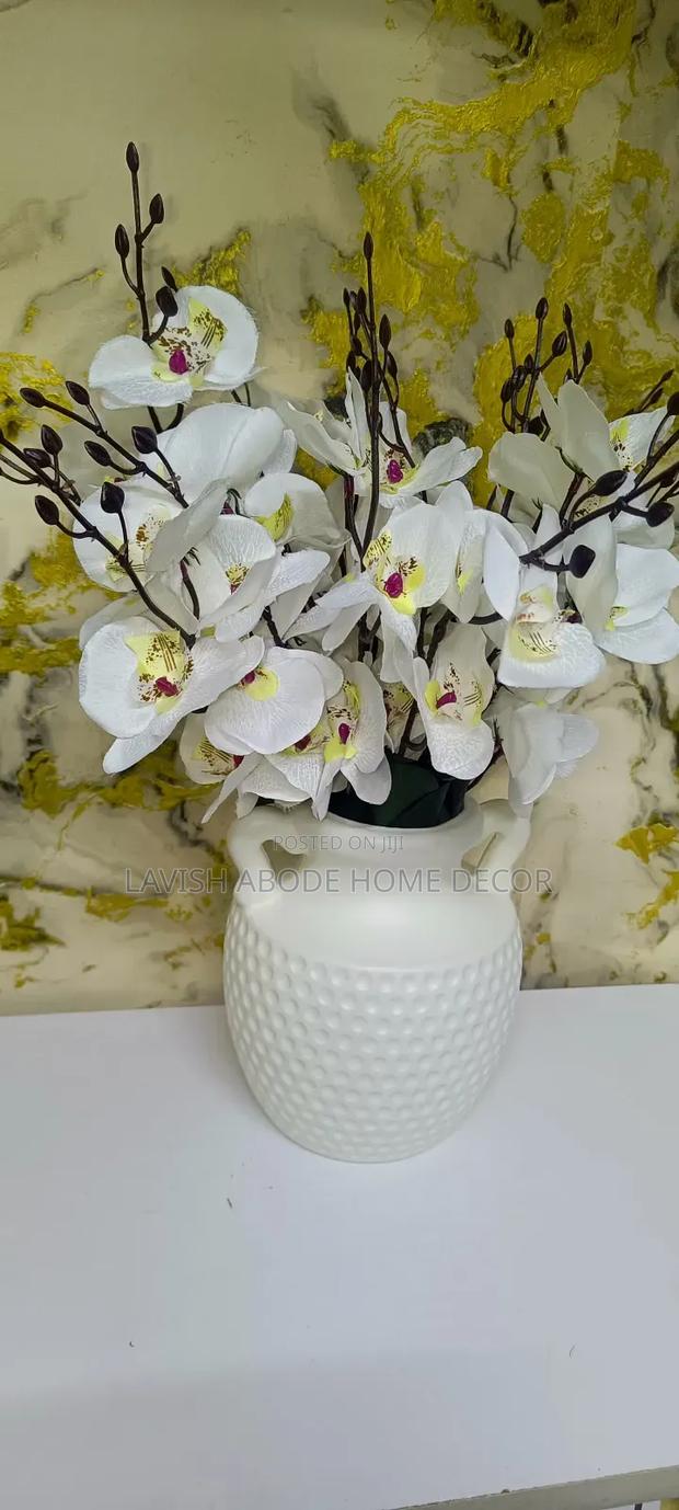 Whte Flowers With Vase - thumbnail 2