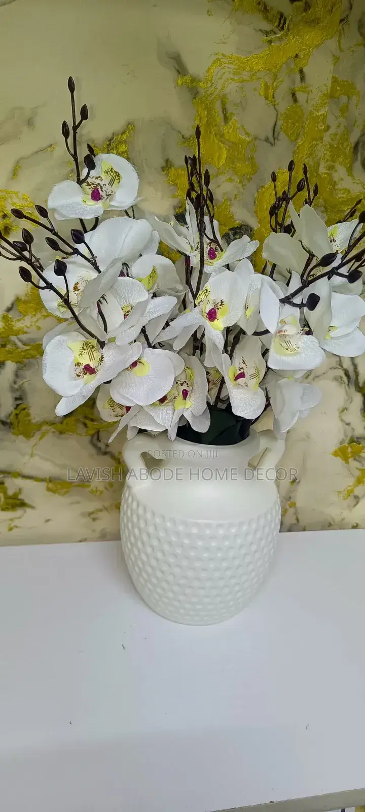 Whte Flowers With Vase