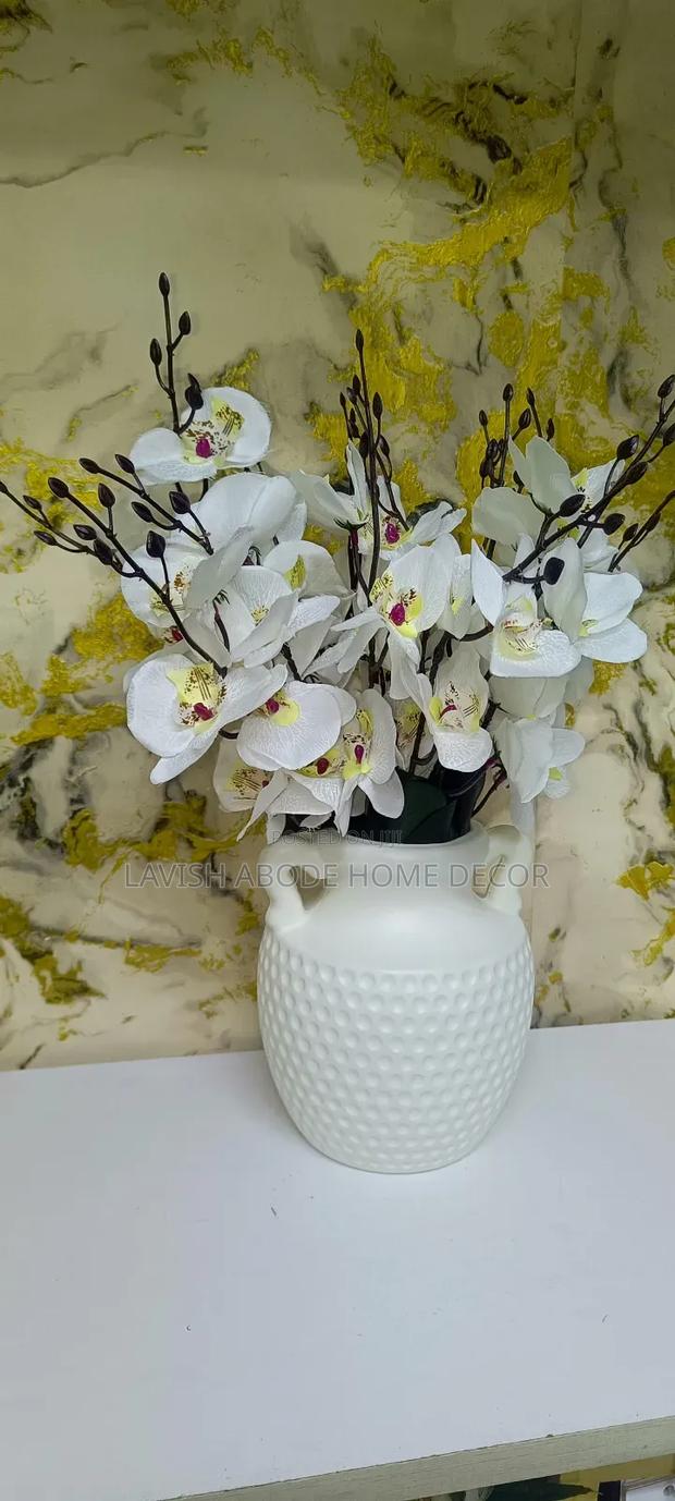 Whte Flowers With Vase - thumbnail 3