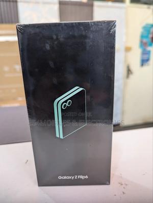 New Samsung Galaxy Z Flip6 256 GB Green - main view