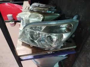 Toyota Rush Headlight