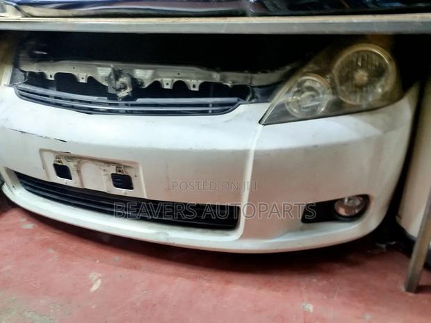 Toyota Wish 2002 Nosecut - main view