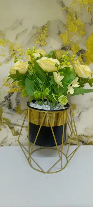 Nordic Black Vase With Flowers
