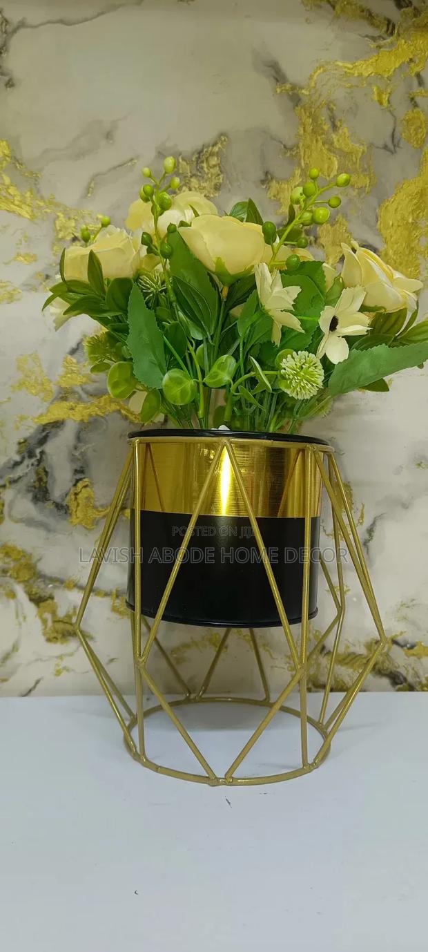 Nordic Black Vase With Flowers - thumbnail 4